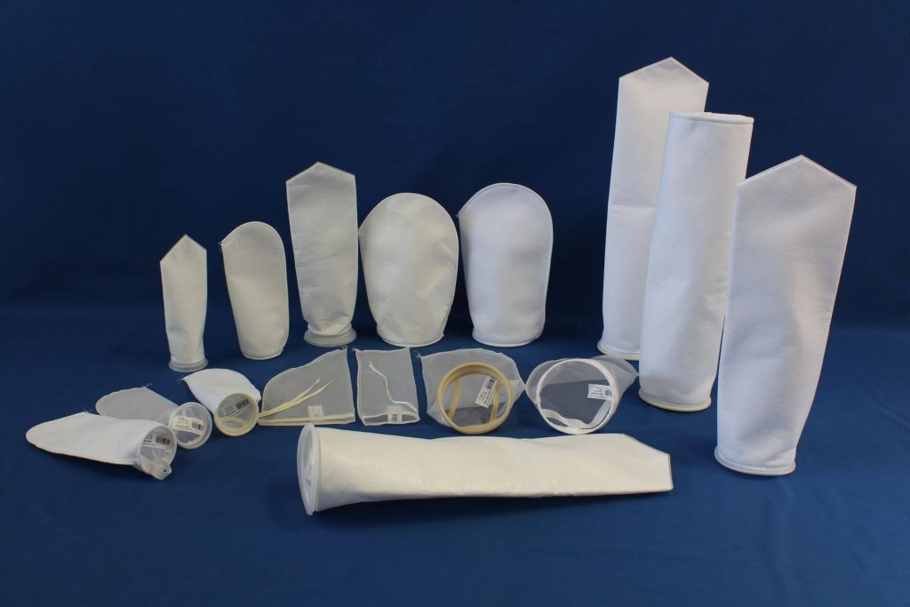 Filter bags for industrial filtration of liquids 